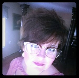 Meet your Posher, Anissa